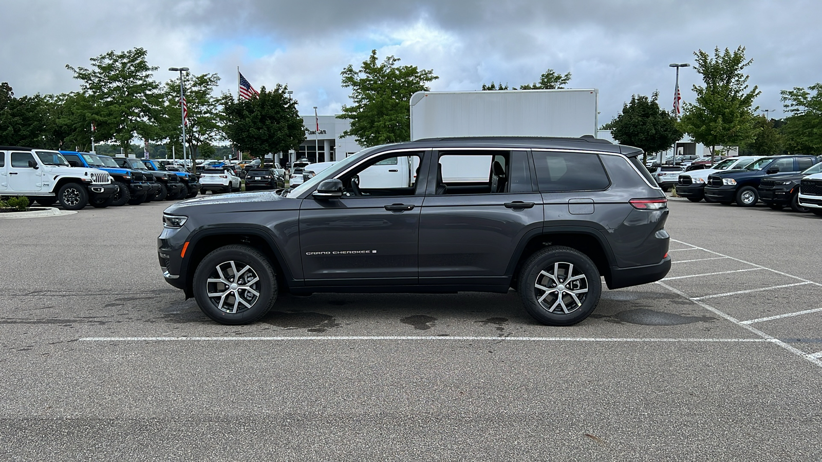 2024 Jeep Grand Cherokee L Limited 7