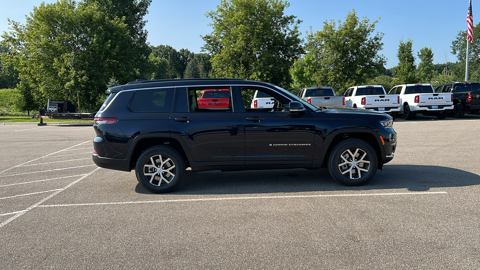 2024 Jeep Grand Cherokee L Limited 3