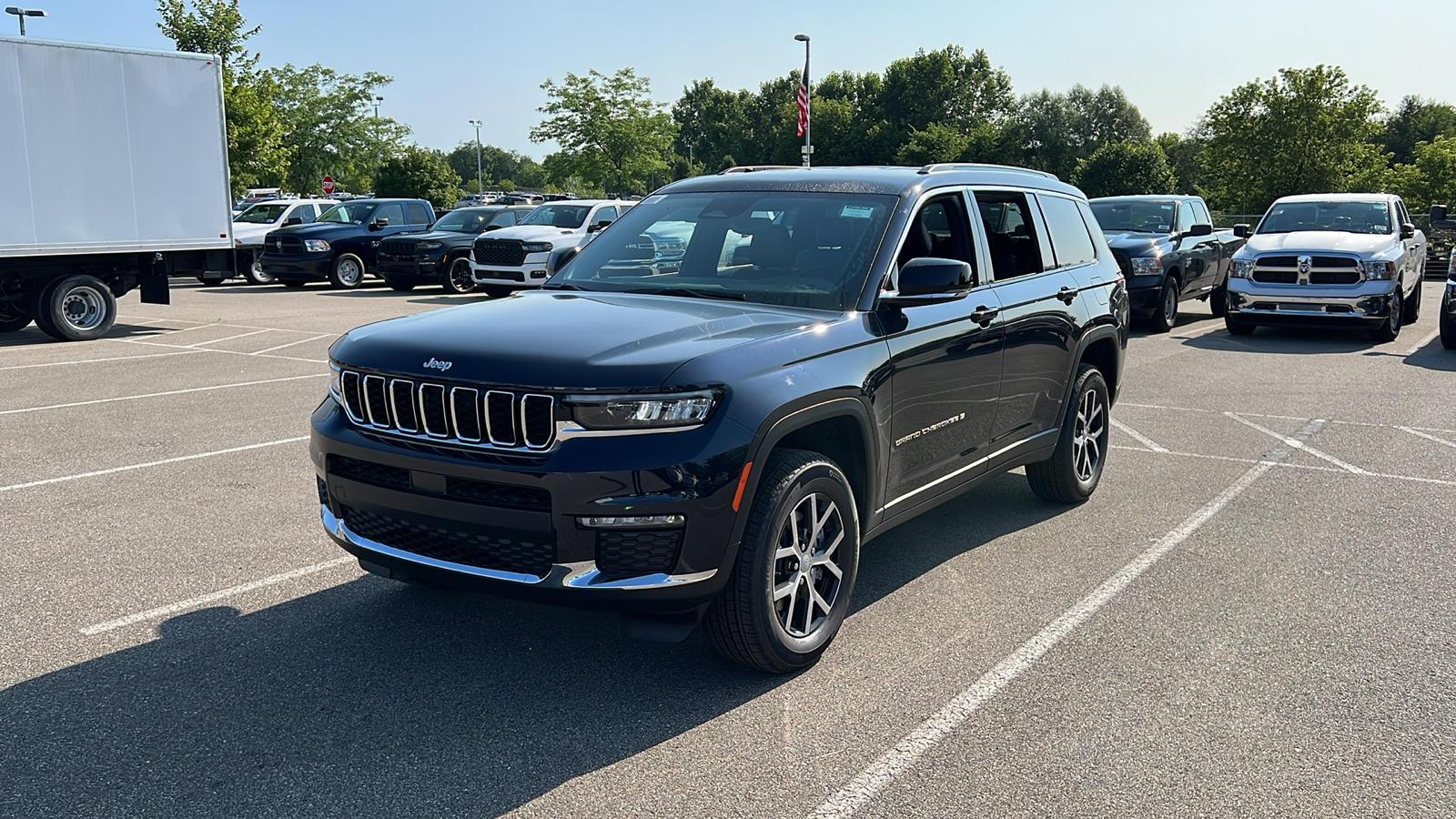 2024 Jeep Grand Cherokee L Limited 8