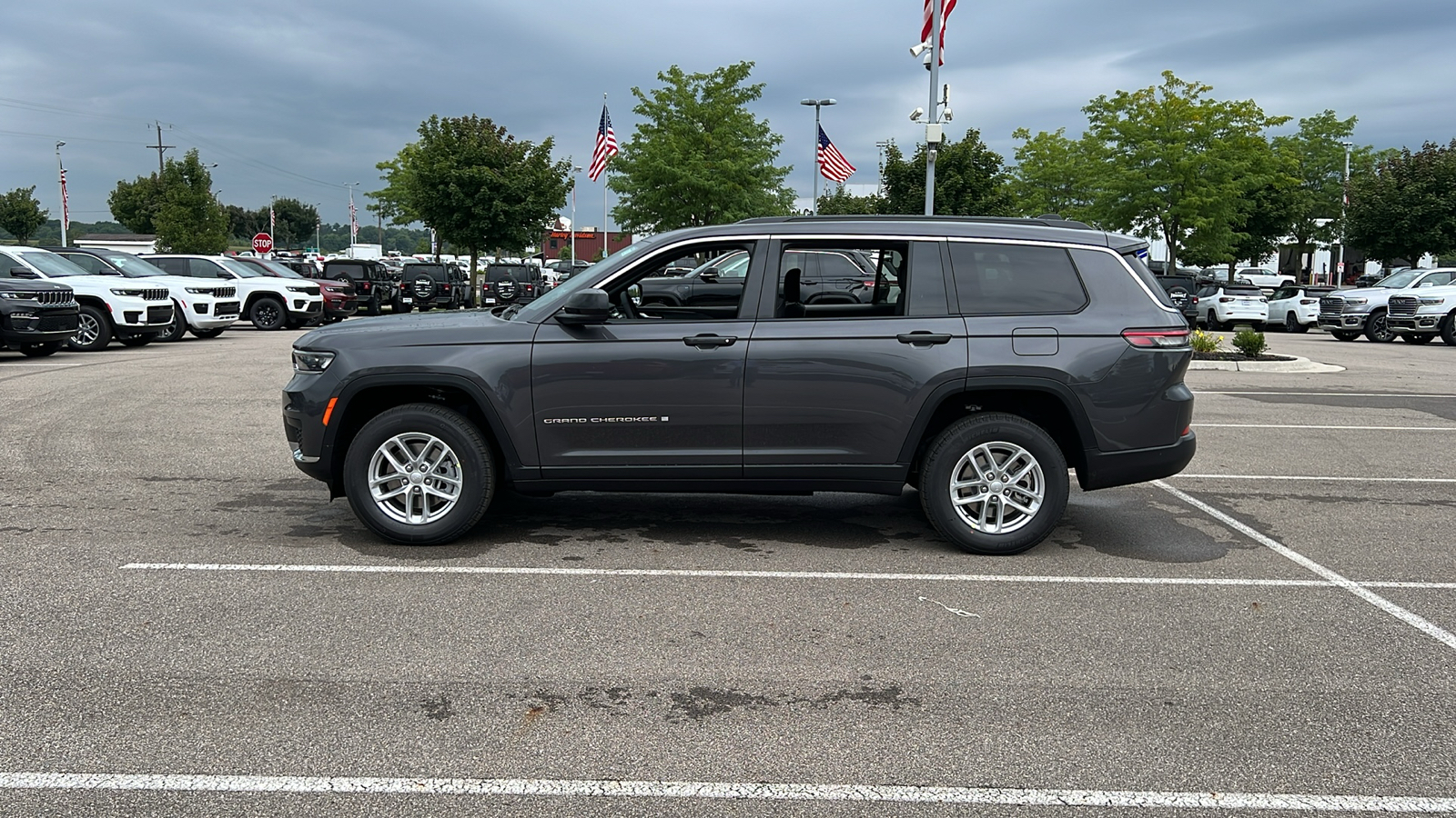 2024 Jeep Grand Cherokee L Laredo 7