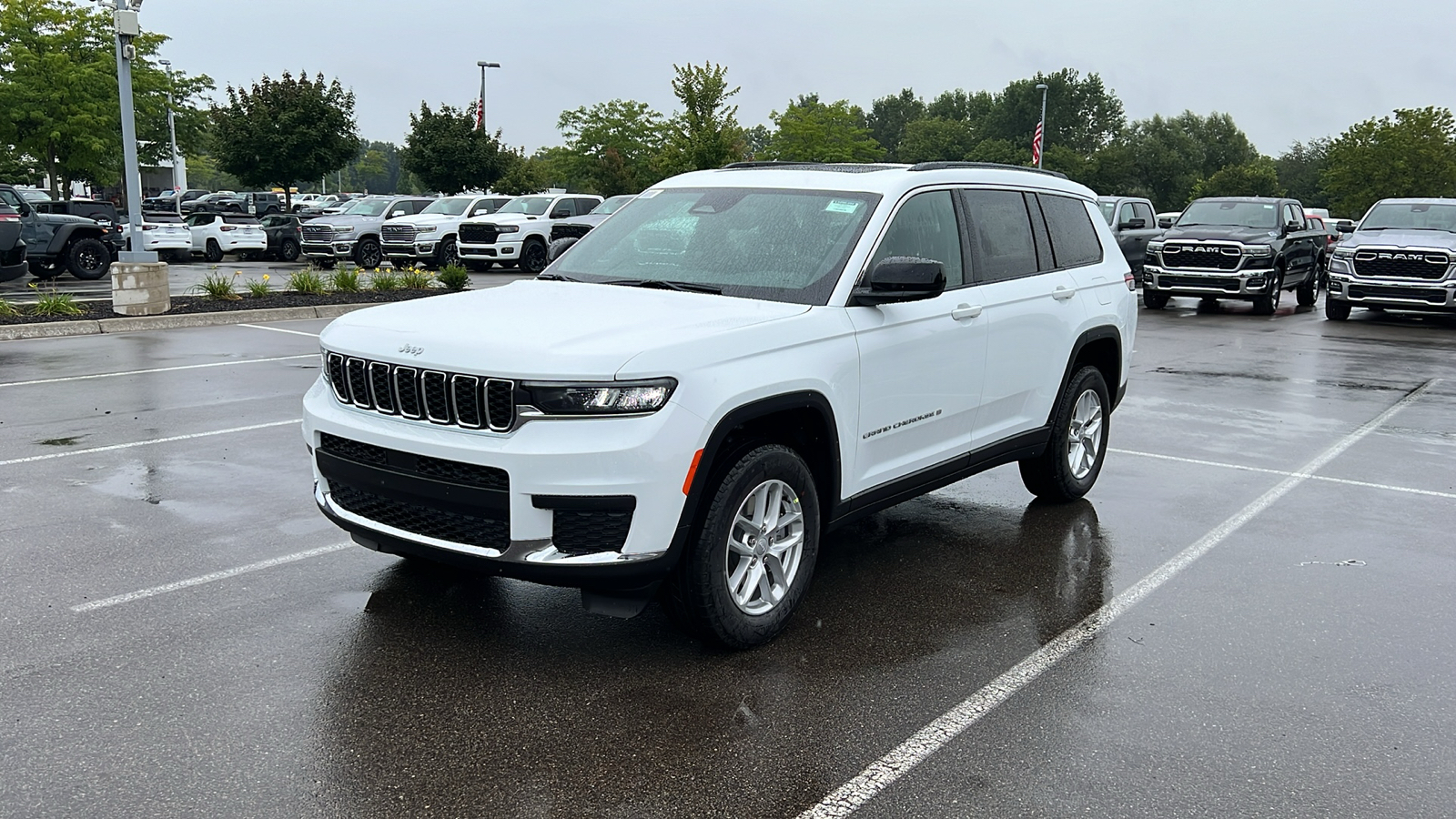 2024 Jeep Grand Cherokee L Laredo 8