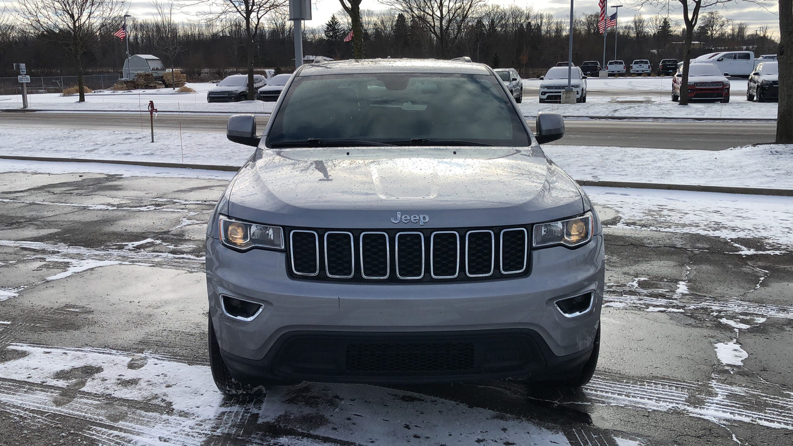 2018 Jeep Grand Cherokee Laredo E 9