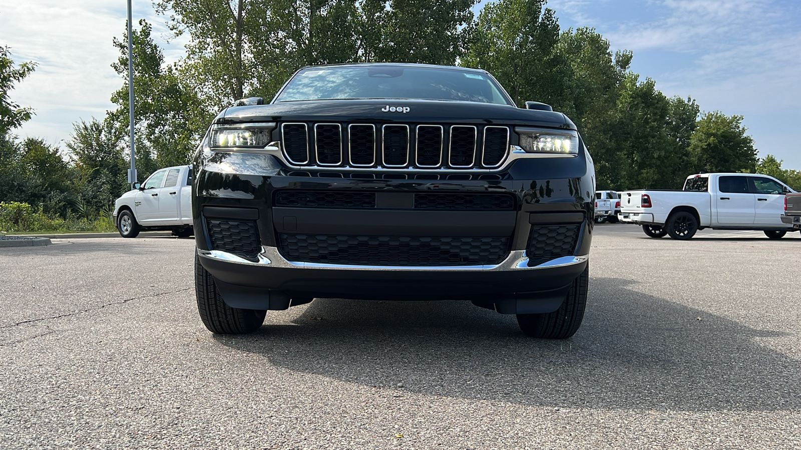 2024 Jeep Grand Cherokee L Laredo 12