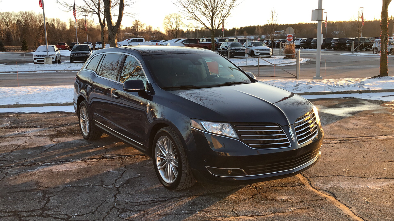 2017 Lincoln MKT Elite 8