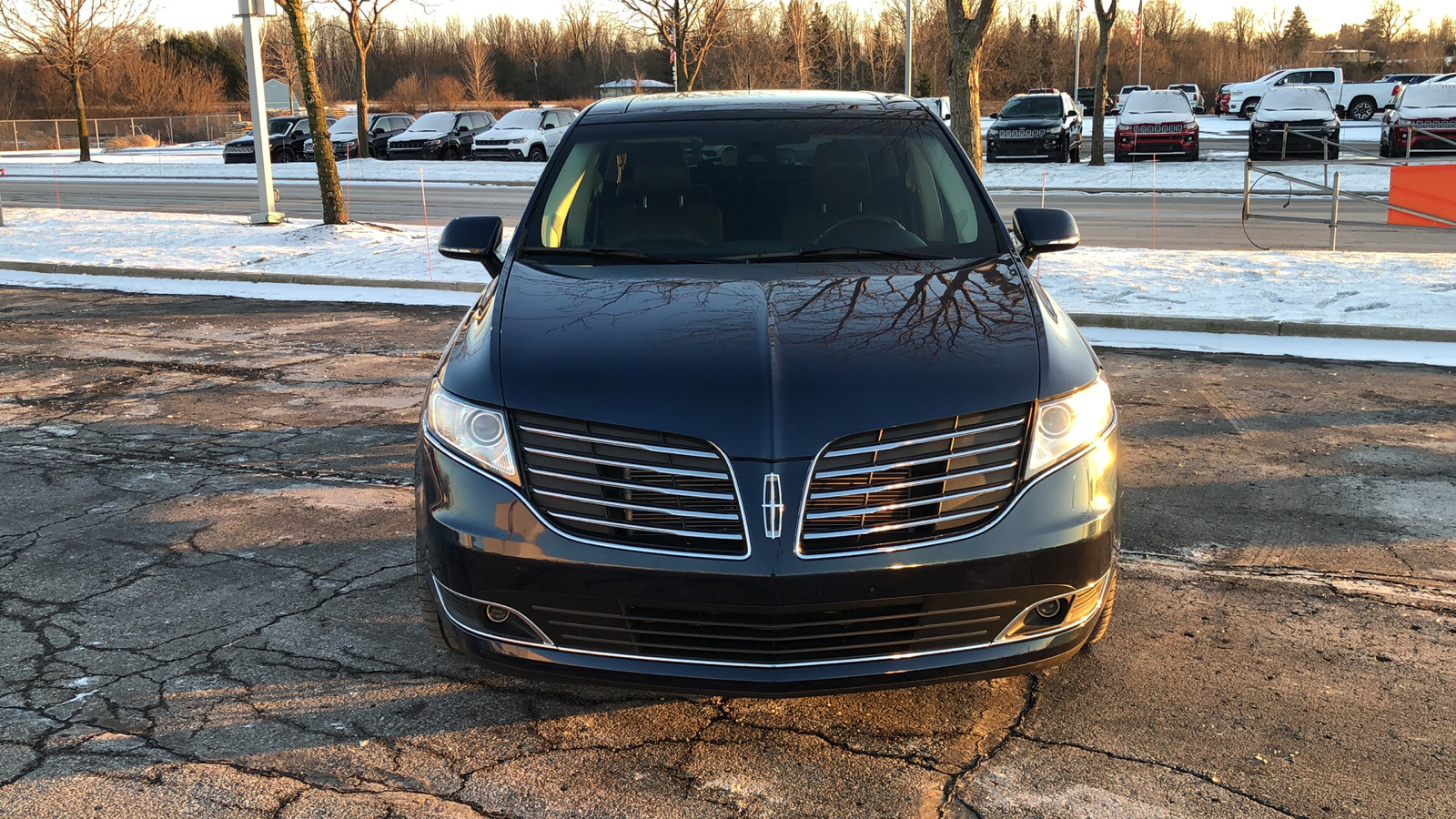 2017 Lincoln MKT Elite 9