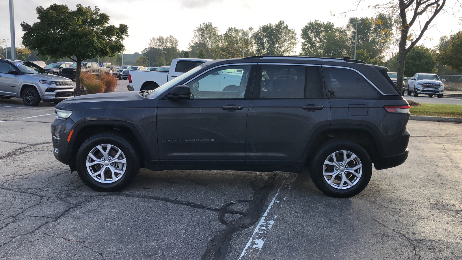 2022 Jeep Grand Cherokee Limited 3