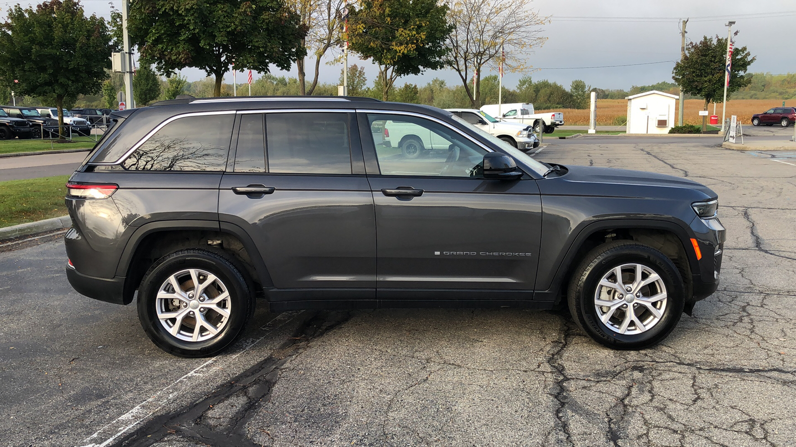 2022 Jeep Grand Cherokee Limited 7