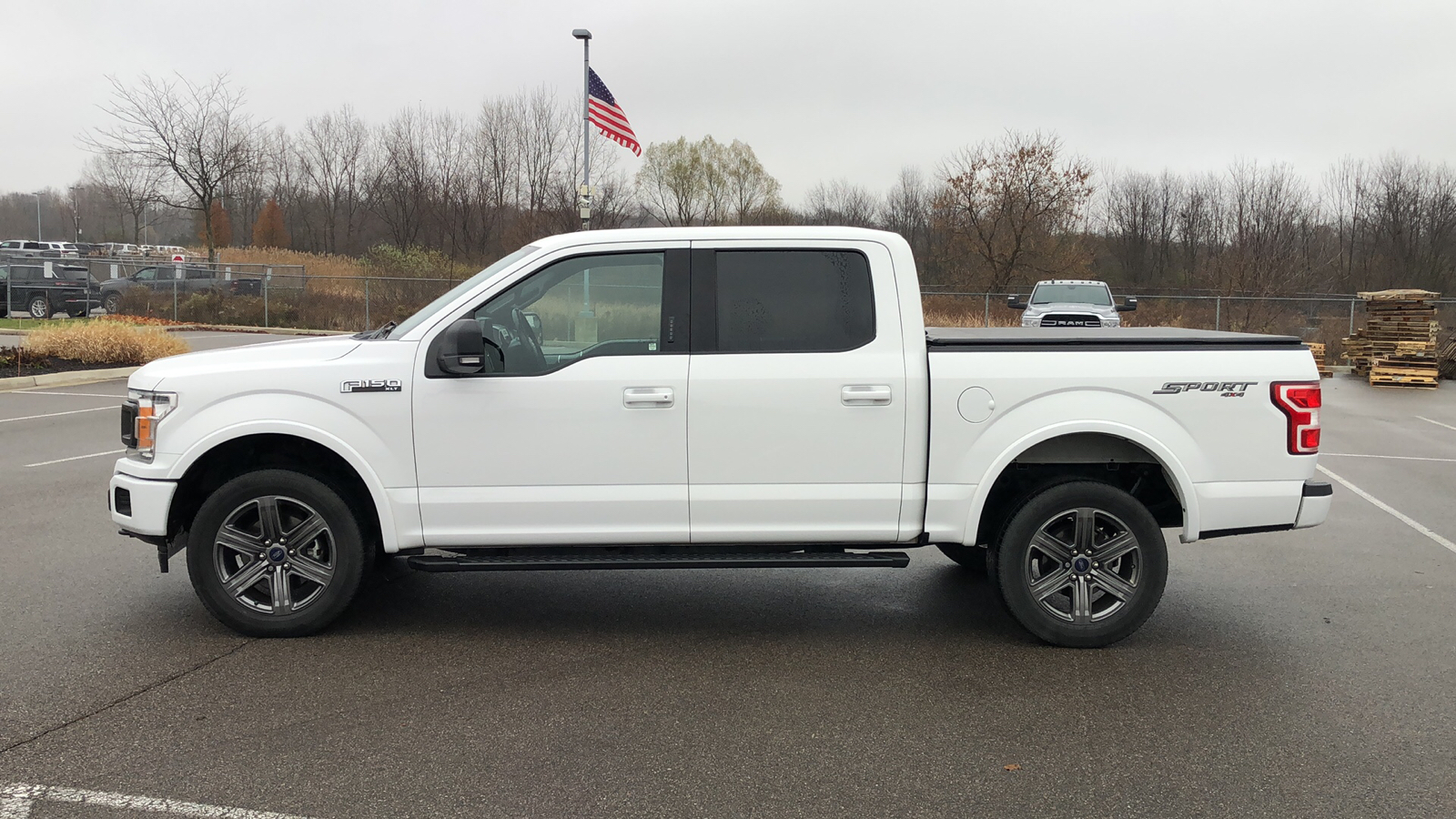 2020 Ford F-150 XLT 2