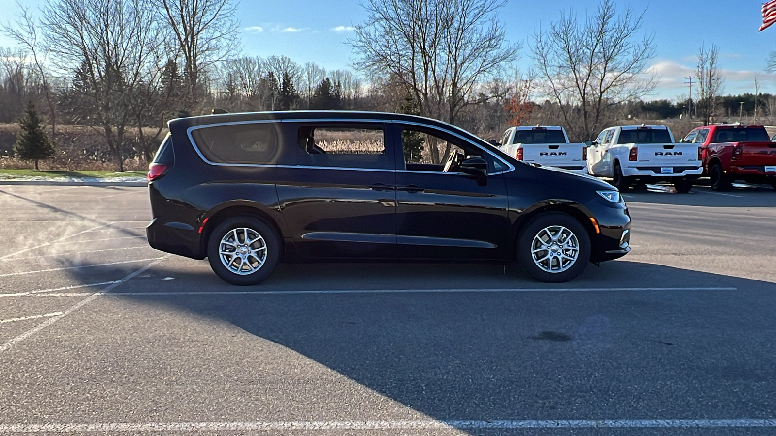 2025 Chrysler Pacifica  6