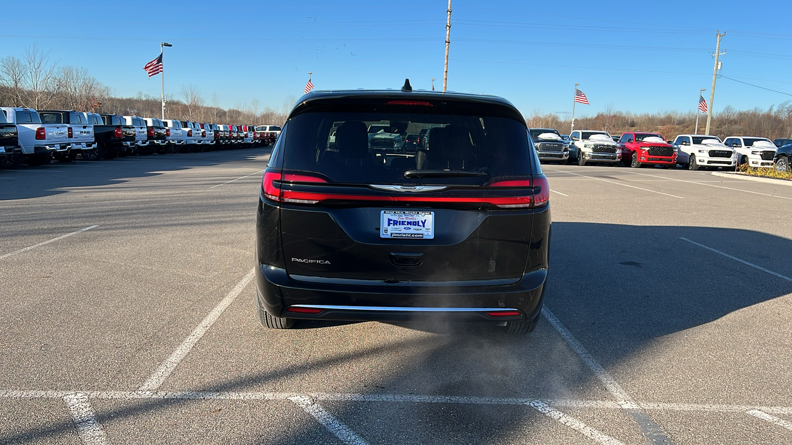 2025 Chrysler Pacifica  8