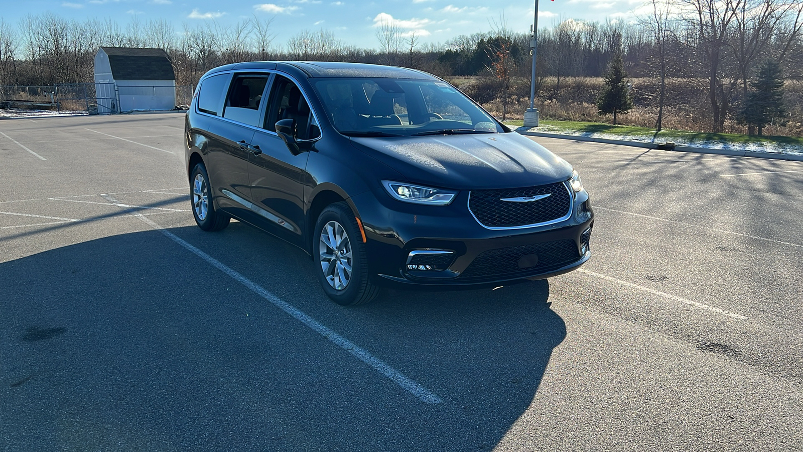 2025 Chrysler Pacifica  3