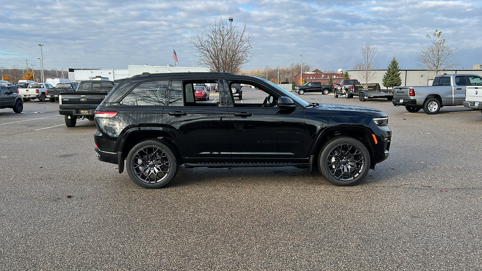 2025 Jeep Grand Cherokee Summit 3