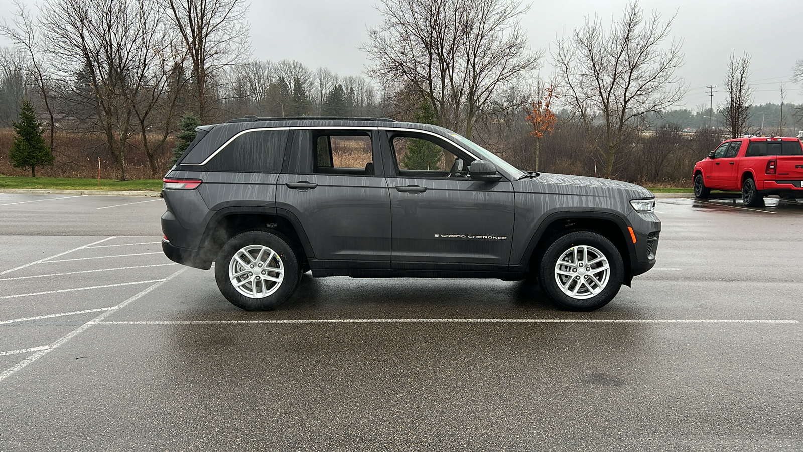 2025 Jeep Grand Cherokee Laredo 3