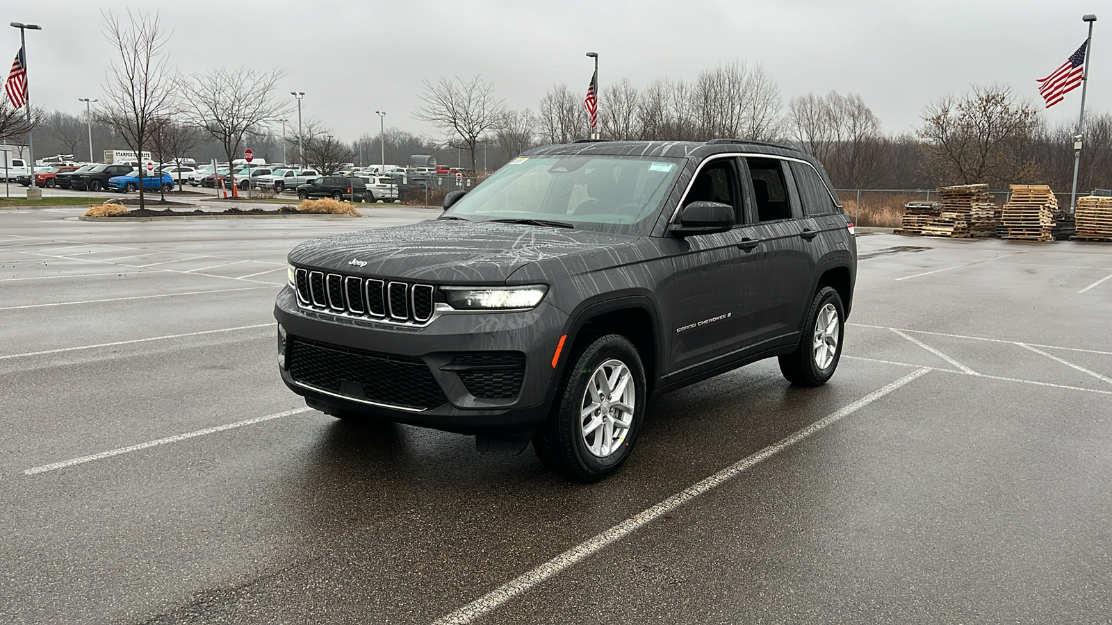 2025 Jeep Grand Cherokee Laredo 8