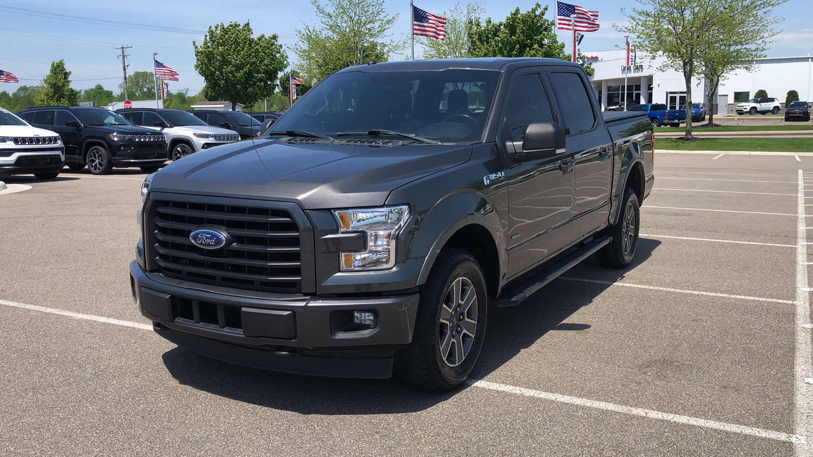 2017 Ford F-150 XLT 2