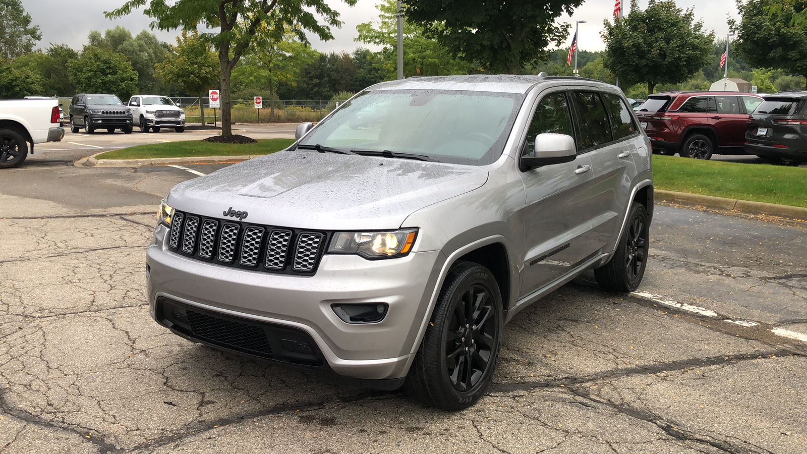 2021 Jeep Grand Cherokee Laredo X 2