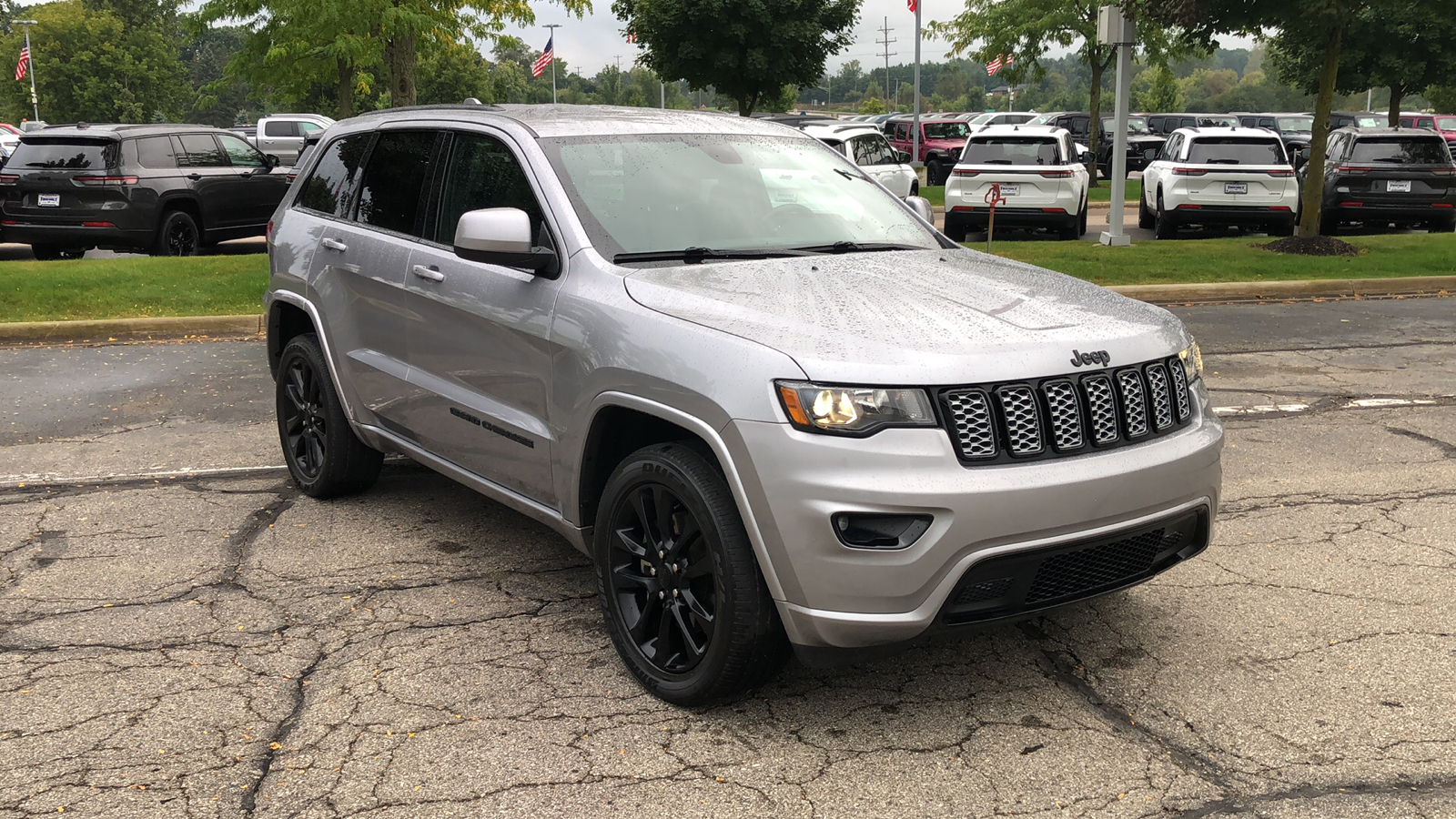 2021 Jeep Grand Cherokee Laredo X 8