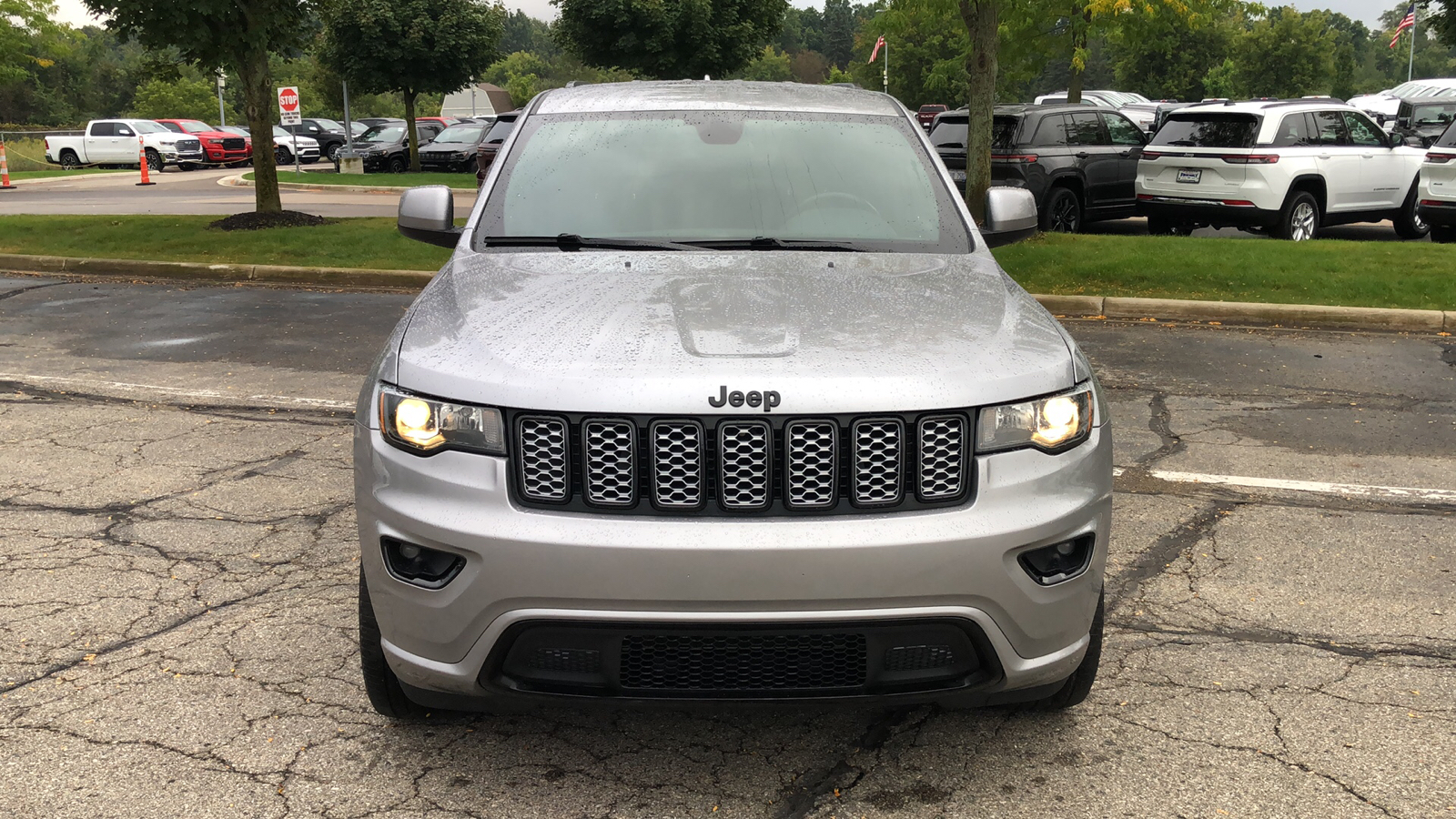 2021 Jeep Grand Cherokee Laredo X 9