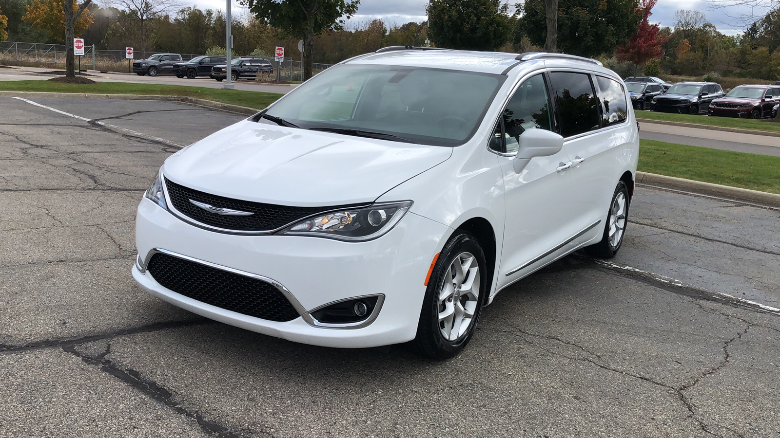 2020 Chrysler Pacifica Touring L 2