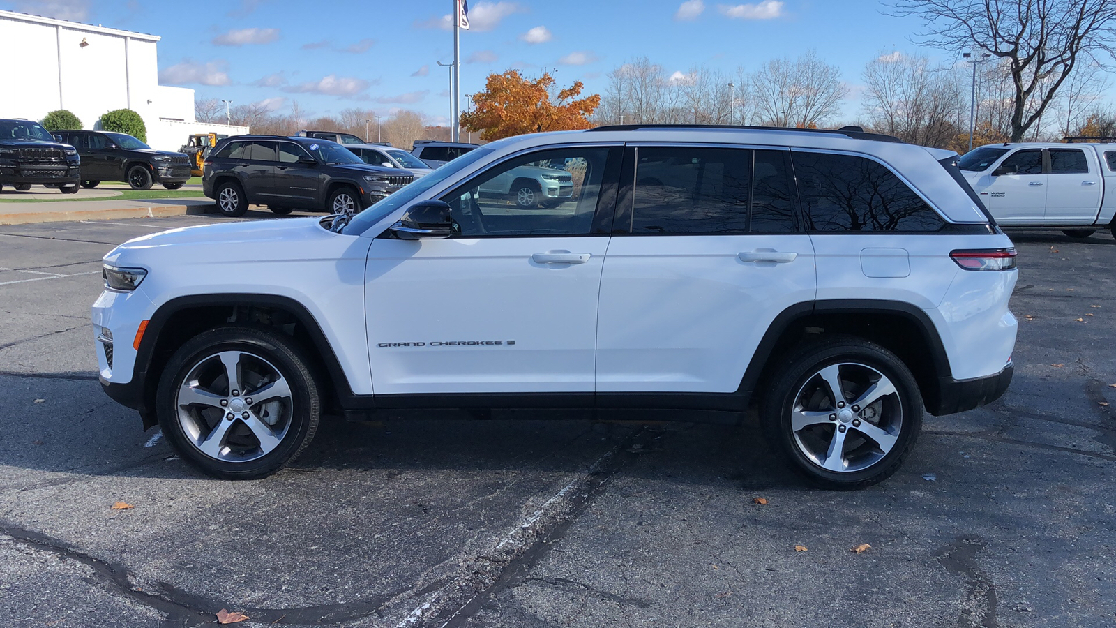 2023 Jeep Grand Cherokee Limited 3