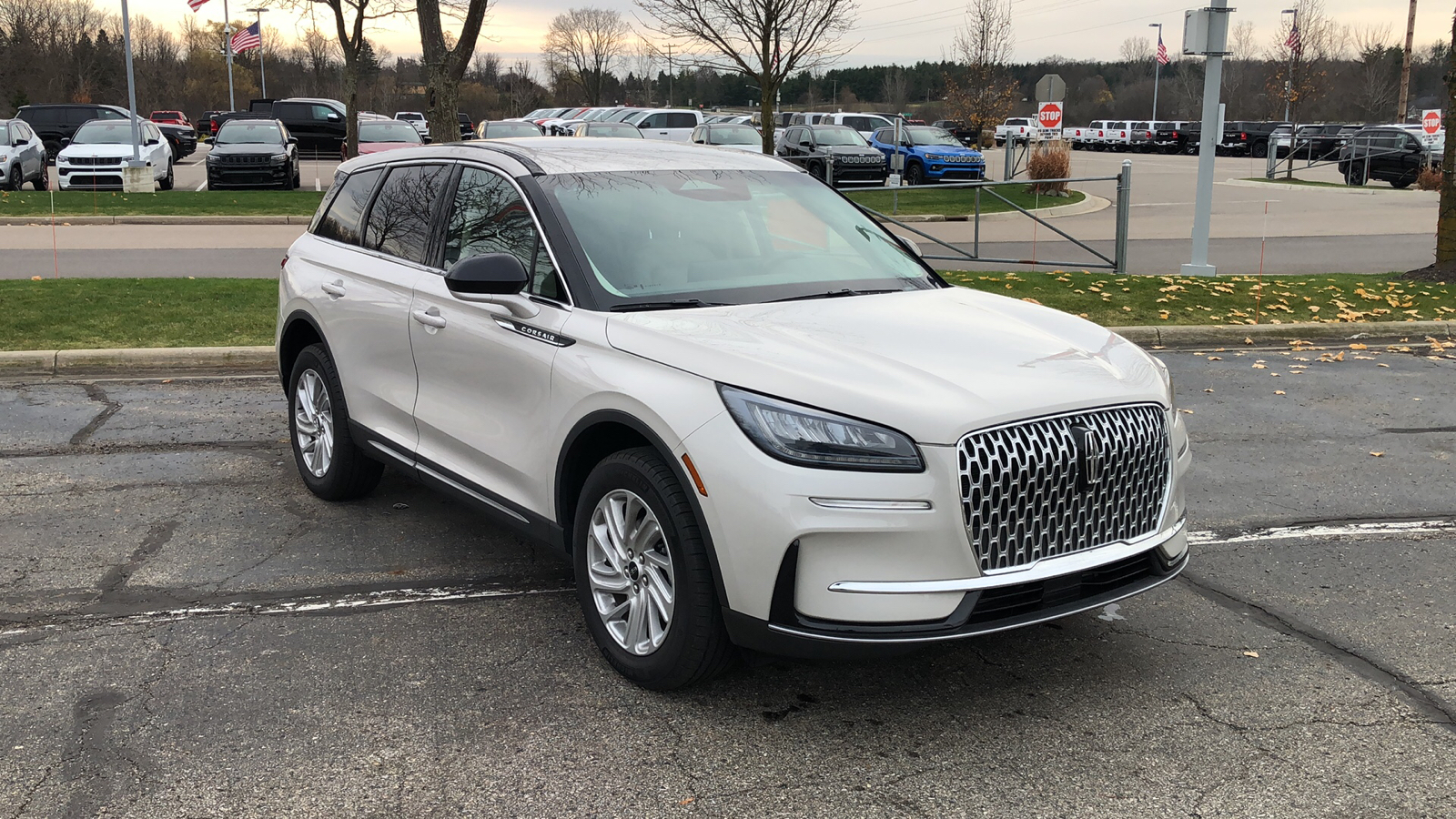 2023 Lincoln Corsair Standard 8