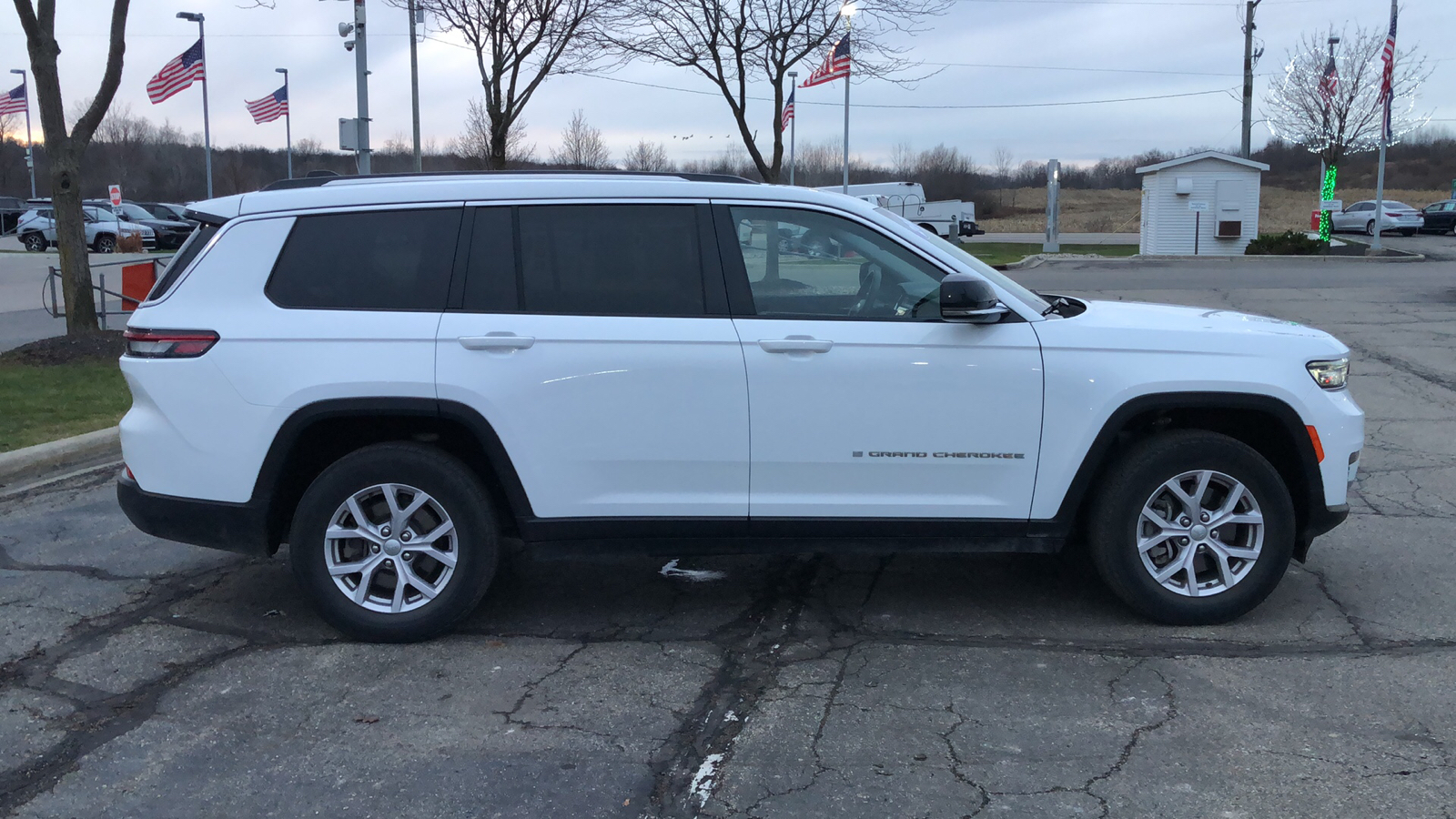 2022 Jeep Grand Cherokee L Limited 7