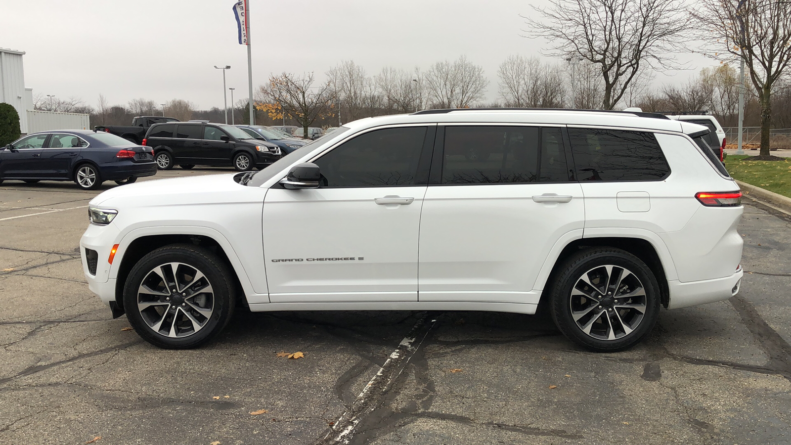 2023 Jeep Grand Cherokee L Overland 4