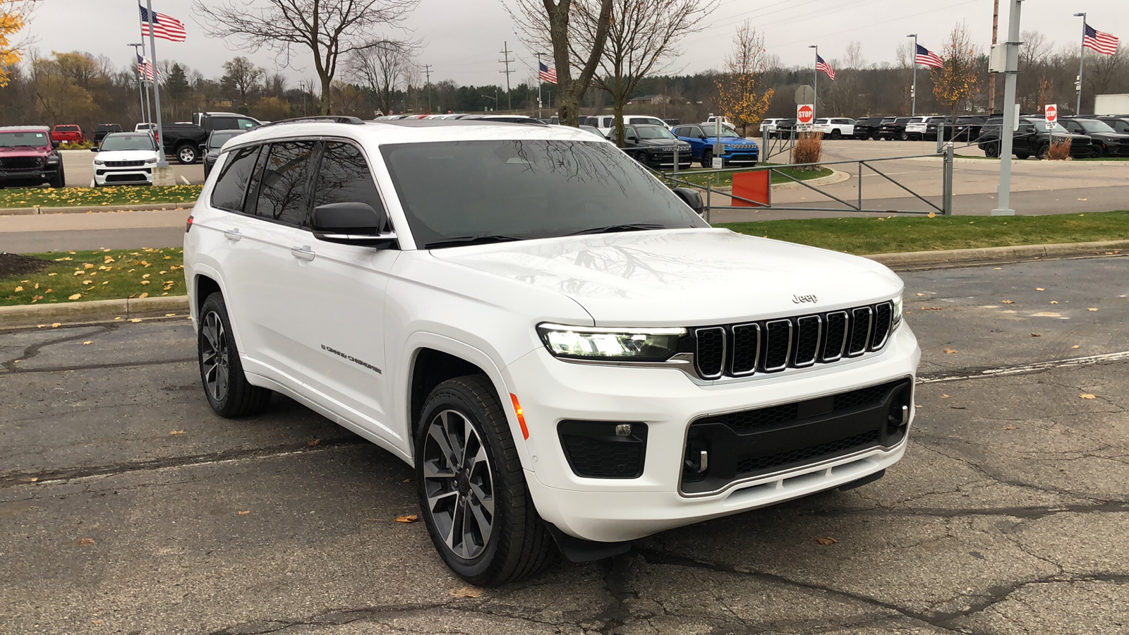 2023 Jeep Grand Cherokee L Overland 9