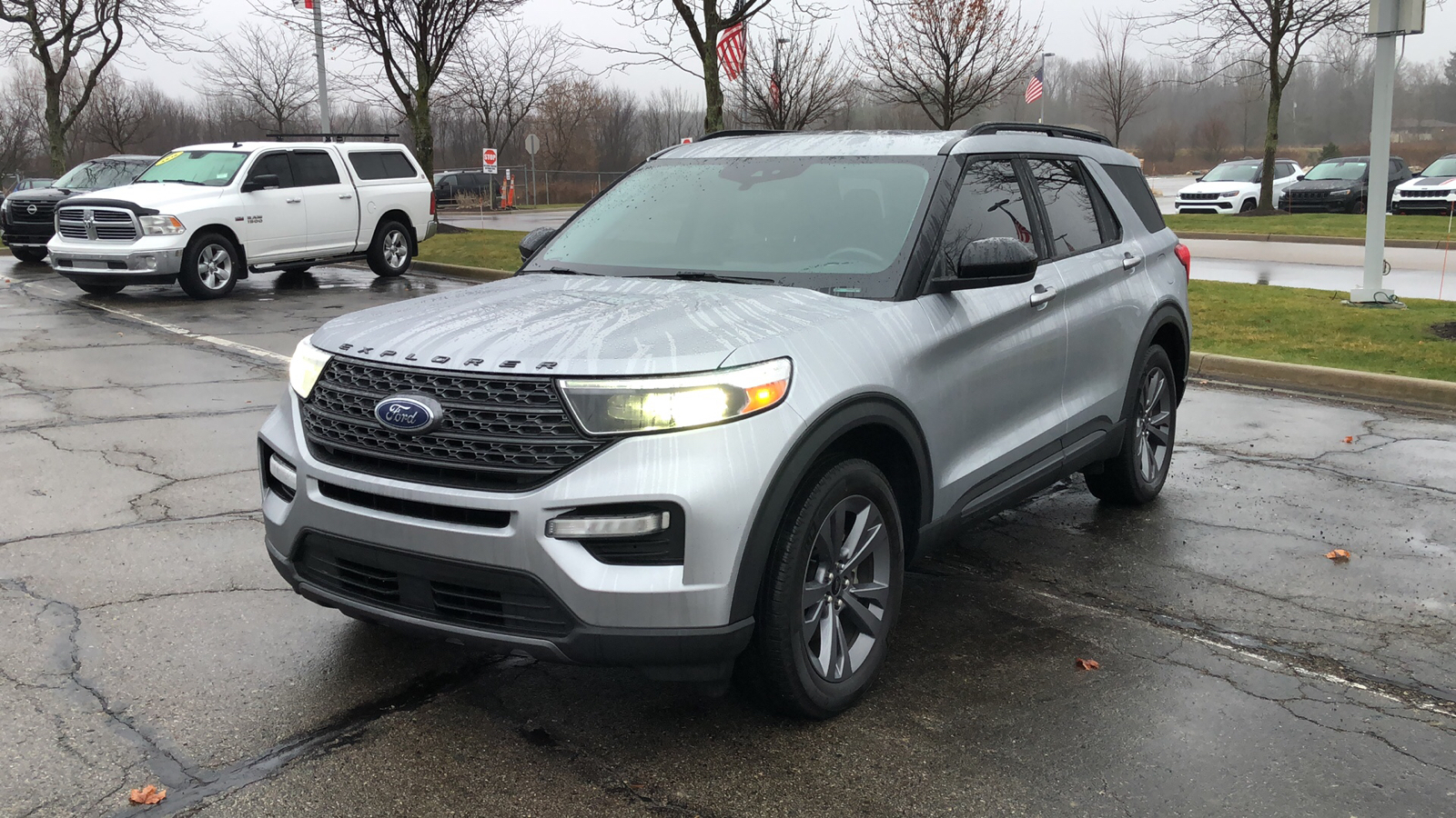 2022 Ford Explorer XLT 2