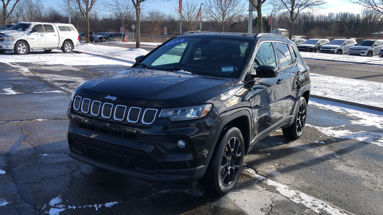 2022 Jeep Compass Latitude Lux 2