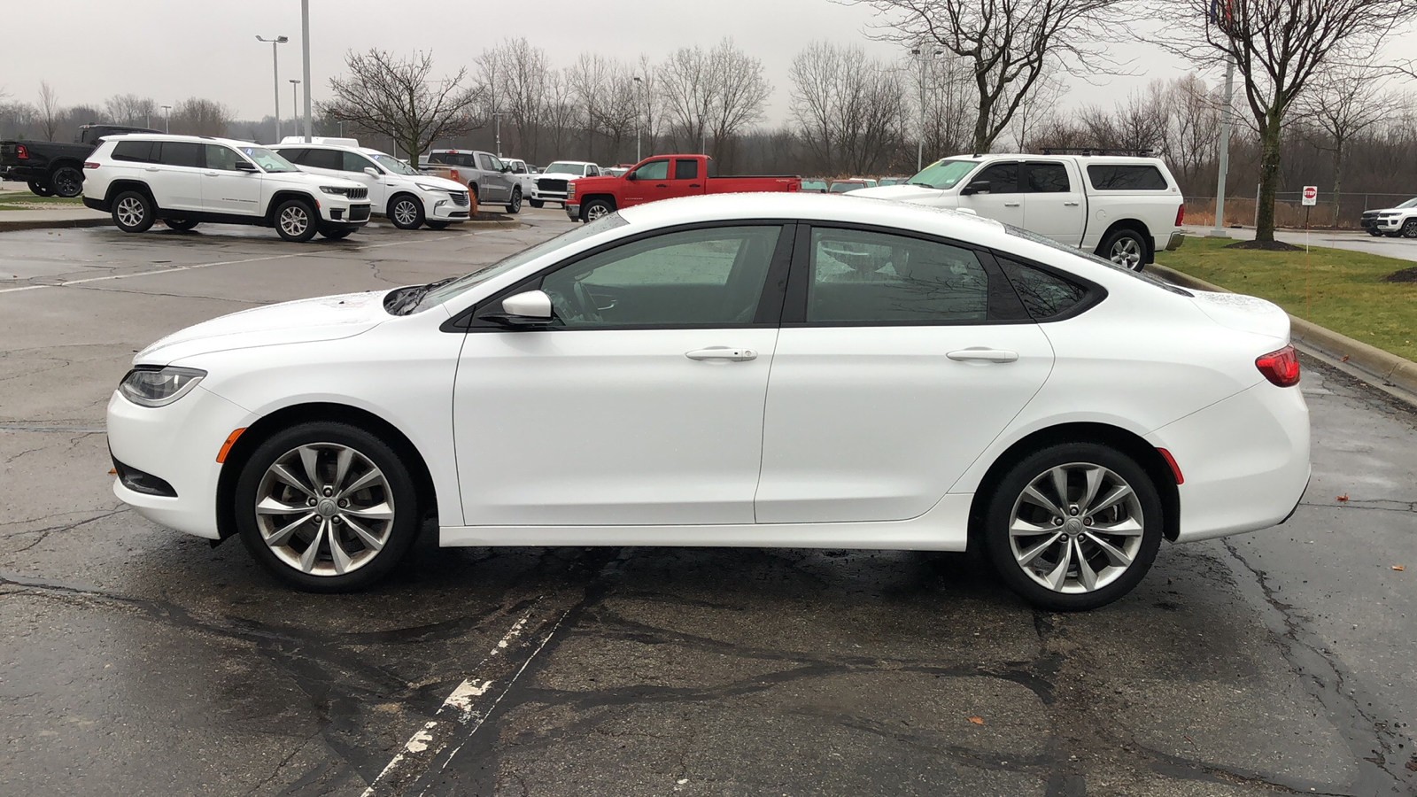 2015 Chrysler 200 S 3