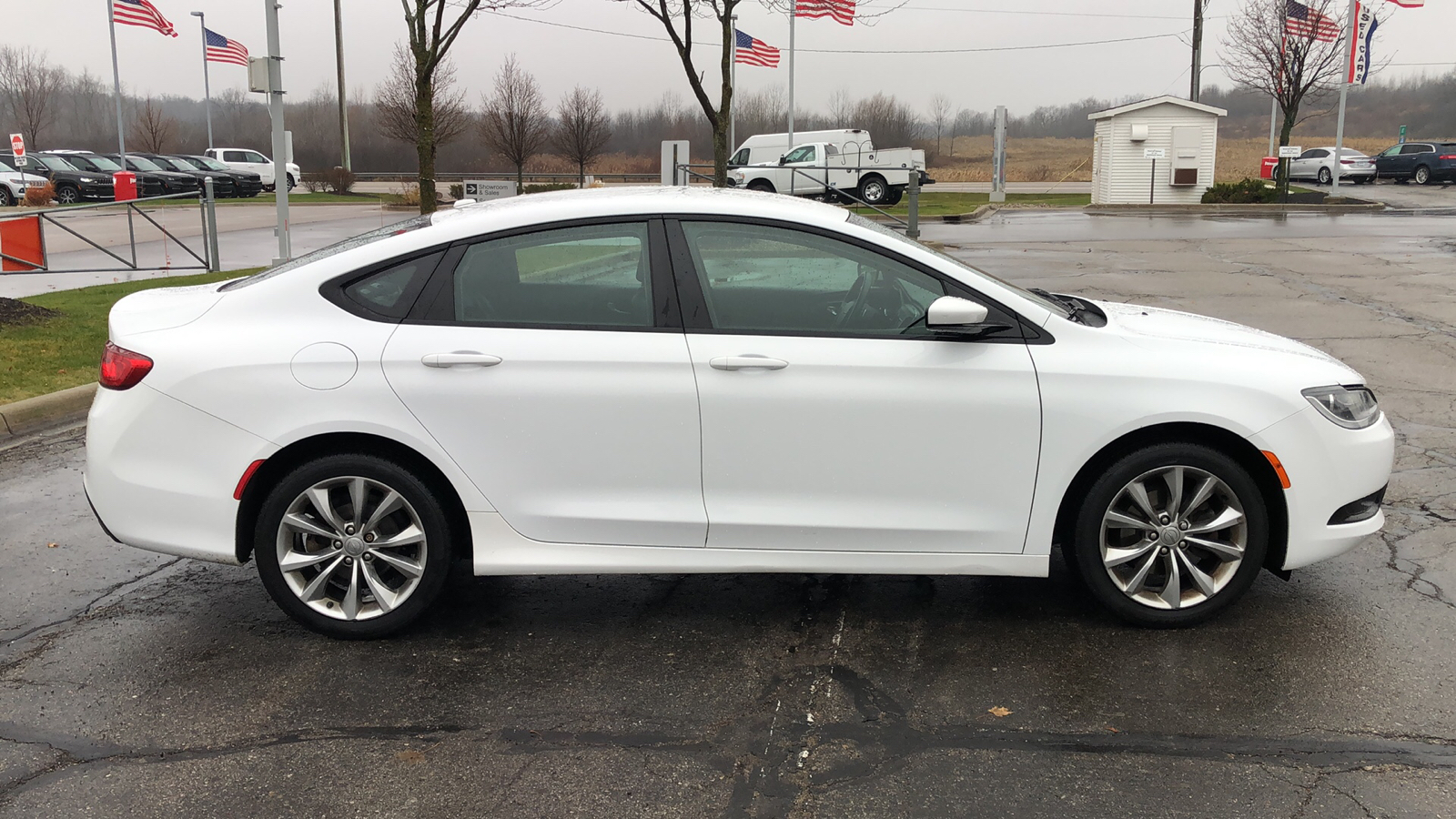 2015 Chrysler 200 S 7