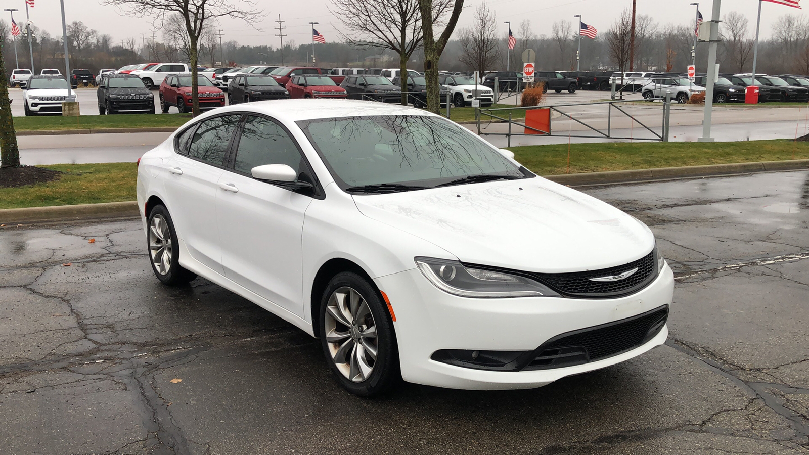 2015 Chrysler 200 S 8