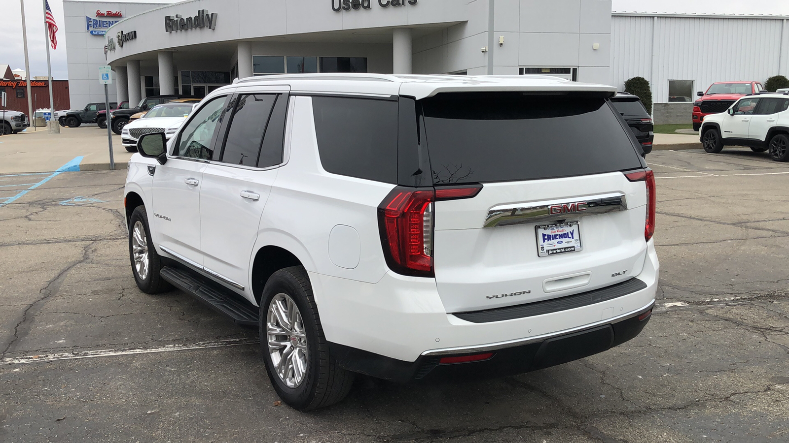 2023 GMC Yukon SLT 5