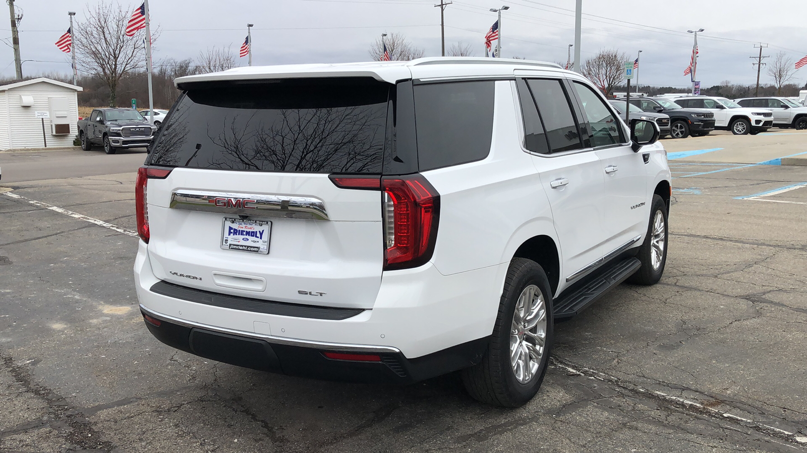 2023 GMC Yukon SLT 7