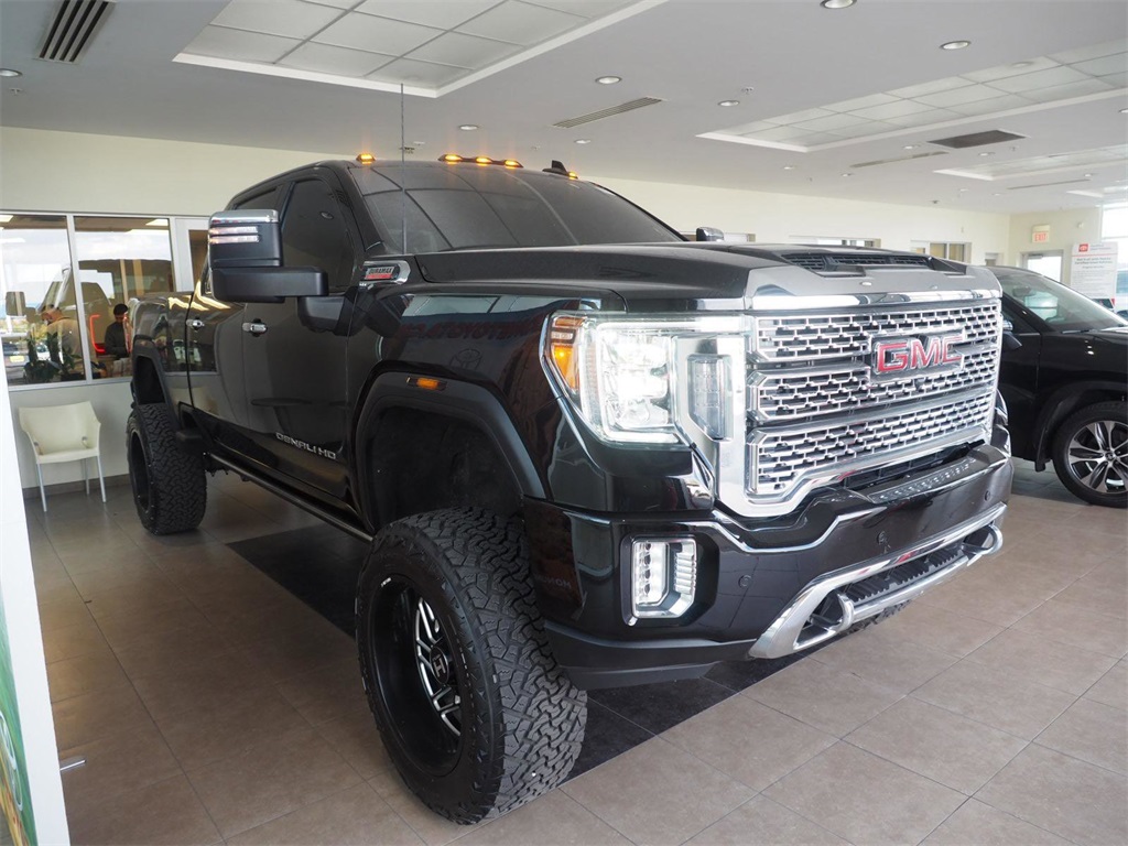 2023 GMC Sierra 3500HD Denali 2