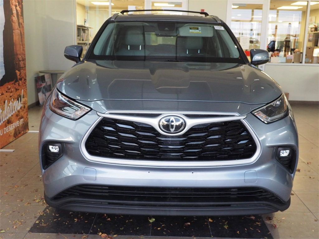 2021 Toyota Highlander XLE 3