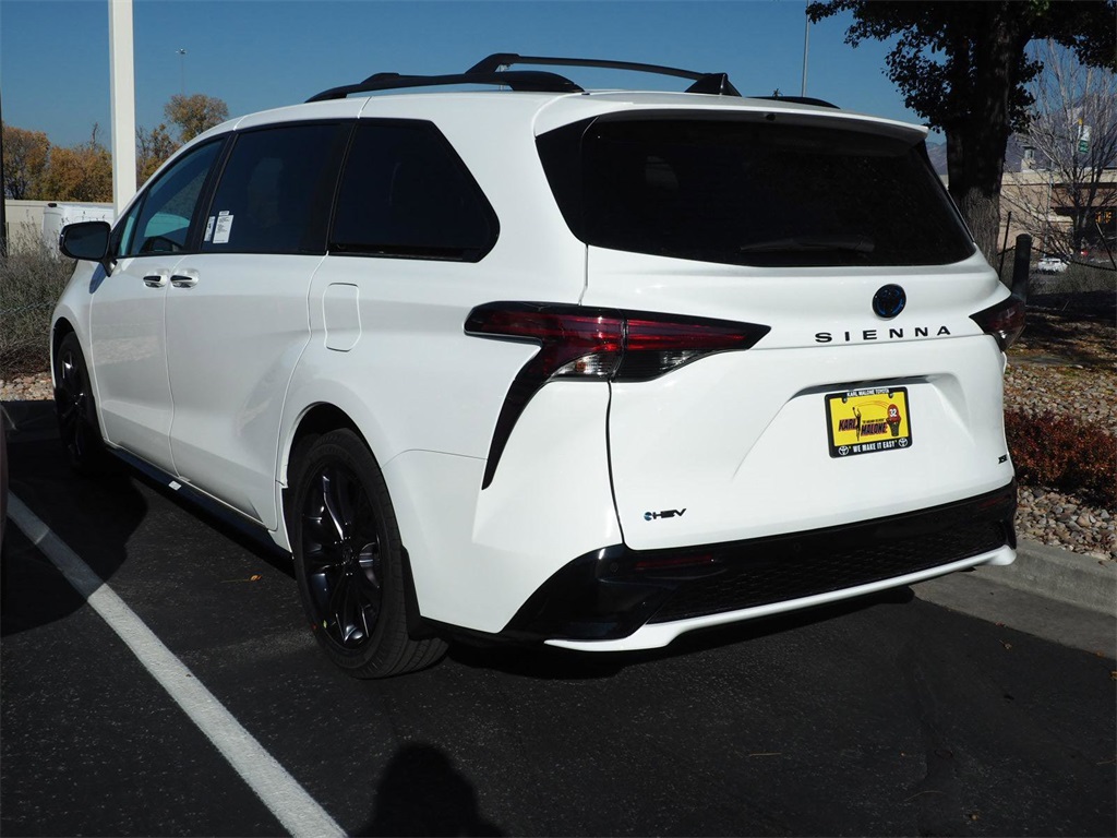 2025 Toyota Sienna XSE 2