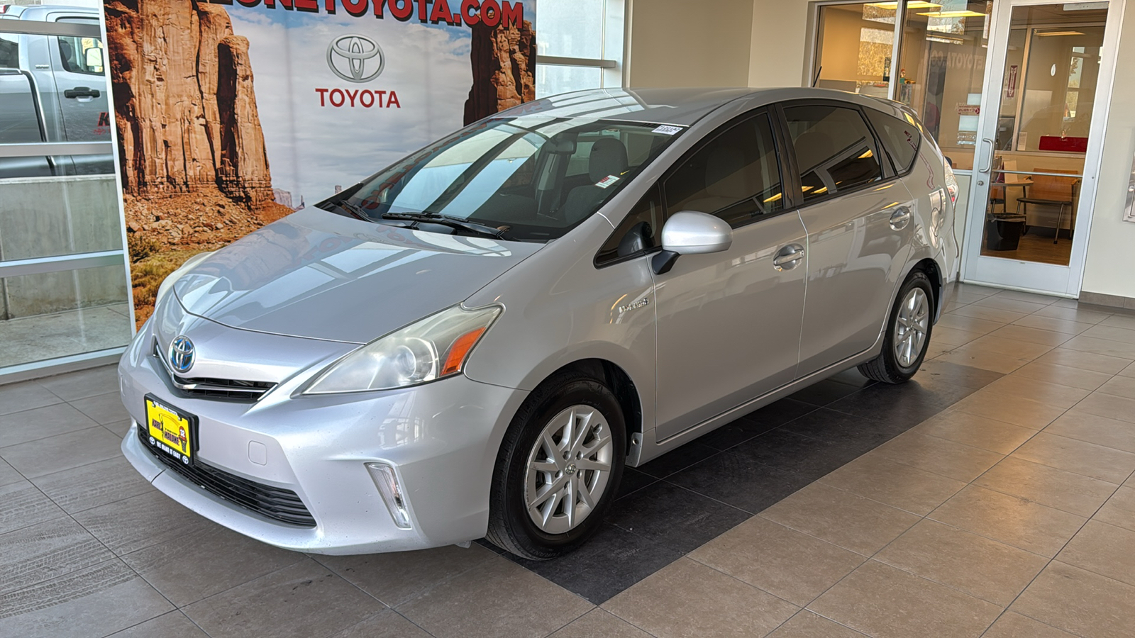 2014 Toyota Prius v Two 2