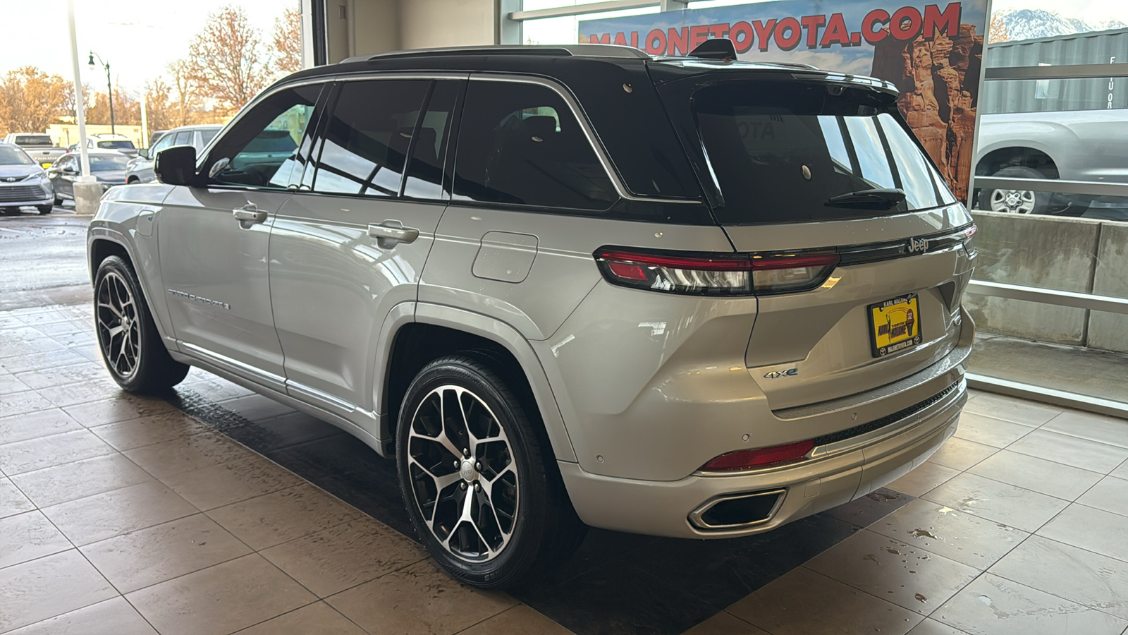 2022 Jeep Grand Cherokee Summit Reserve 4xe 5