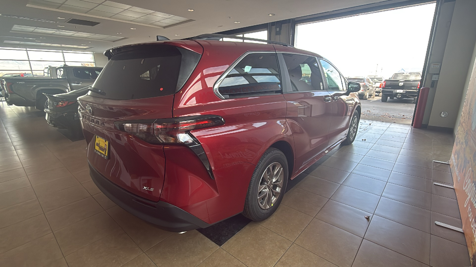 2025 Toyota Sienna XLE 4