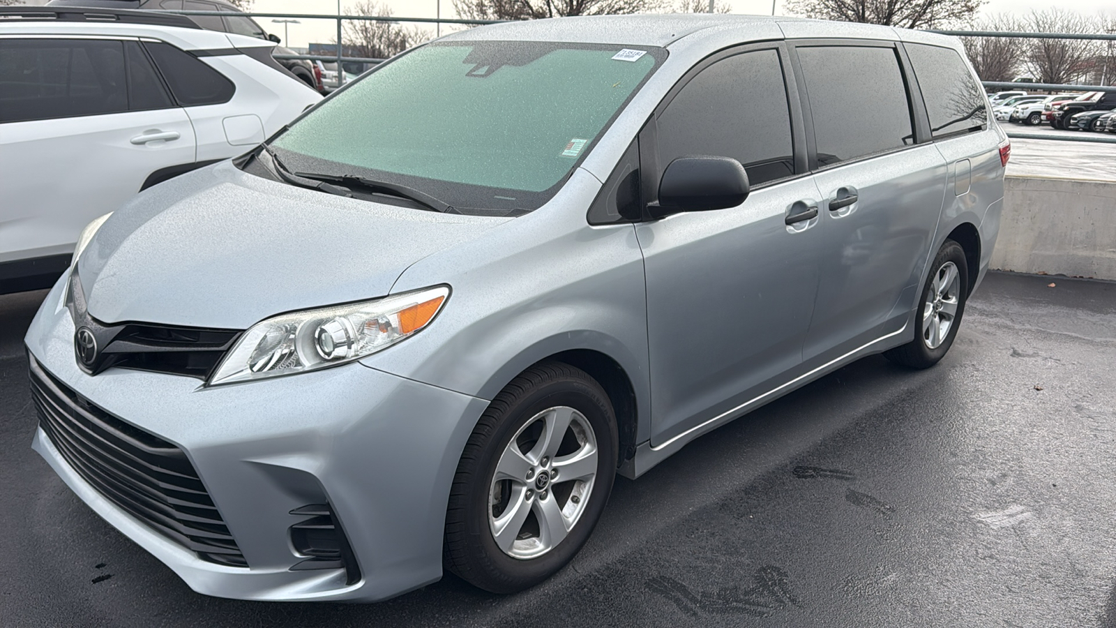 2020 Toyota Sienna L 2