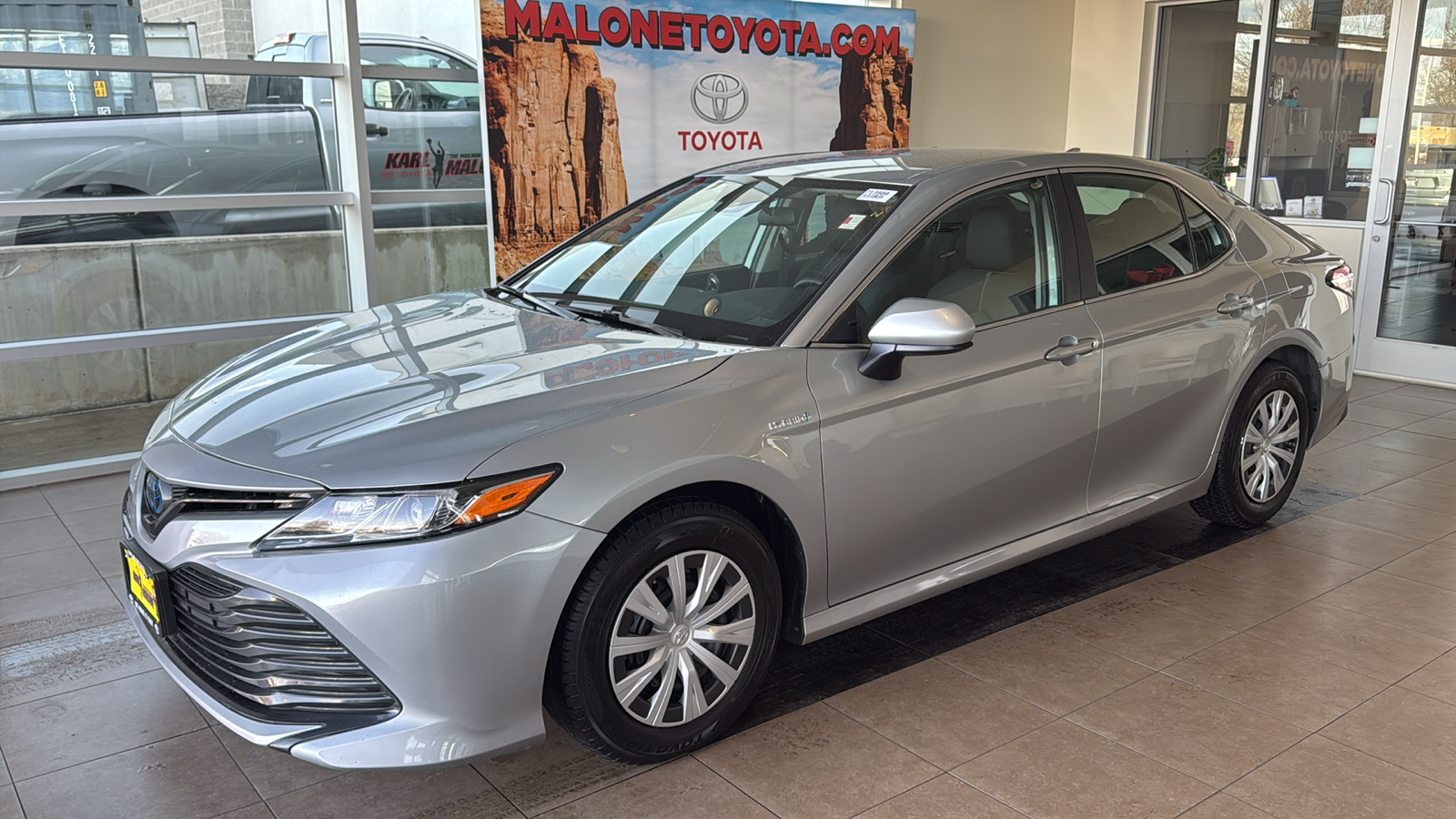 2020 Toyota Camry Hybrid LE 2