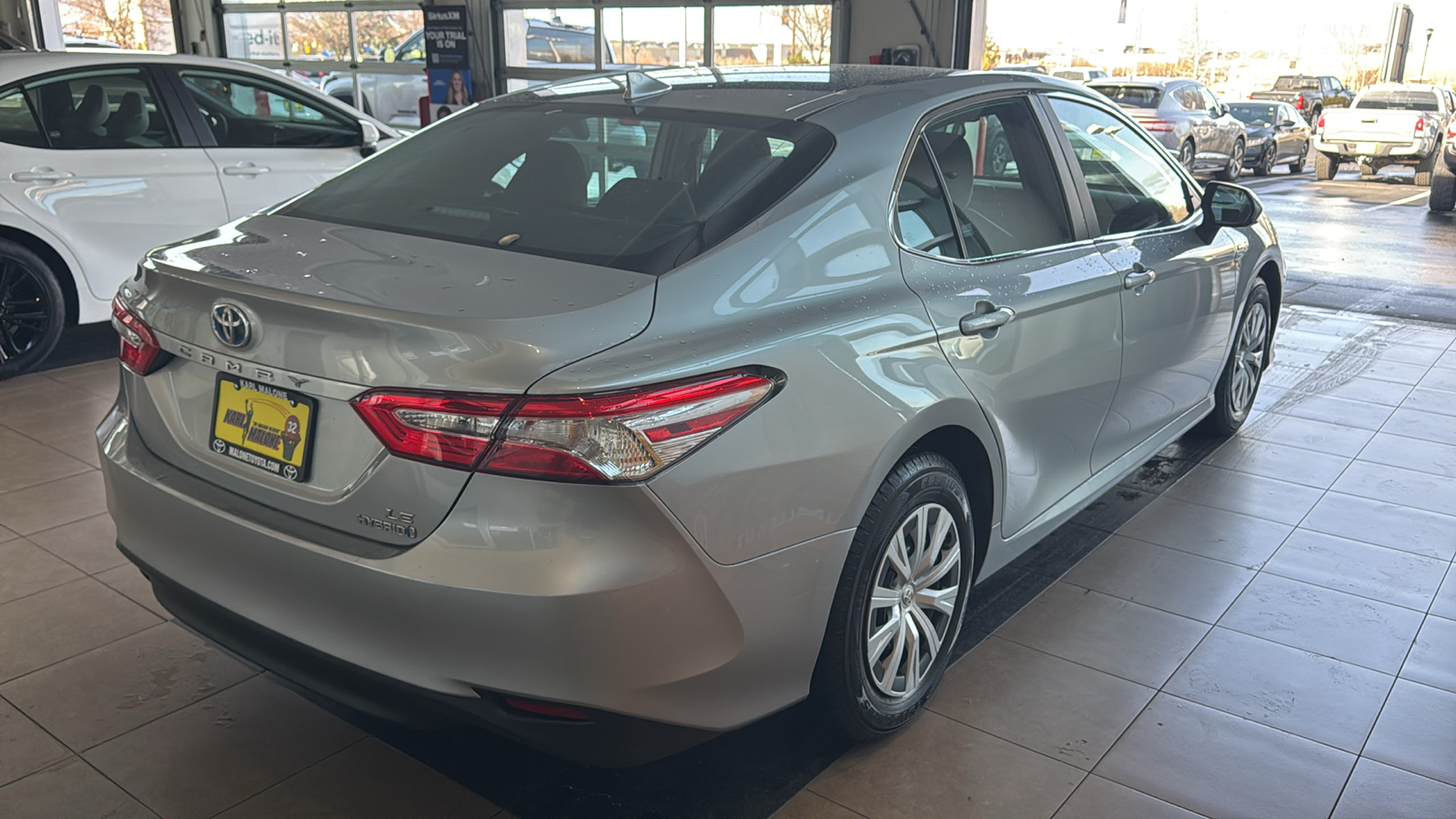 2020 Toyota Camry Hybrid LE 4