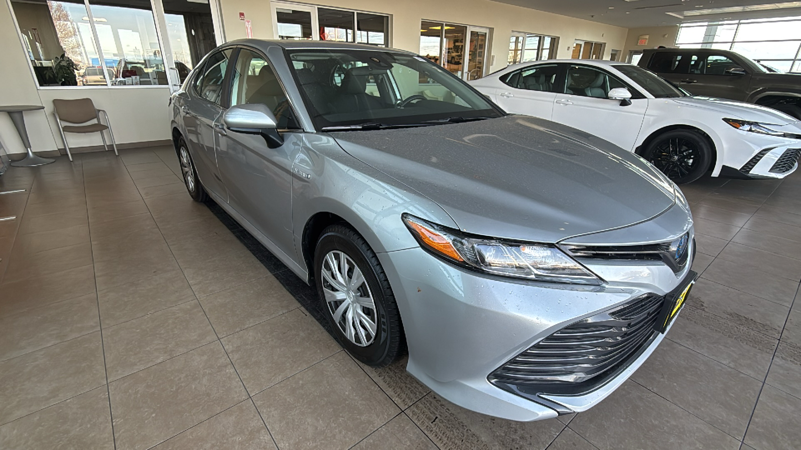 2020 Toyota Camry Hybrid LE 5