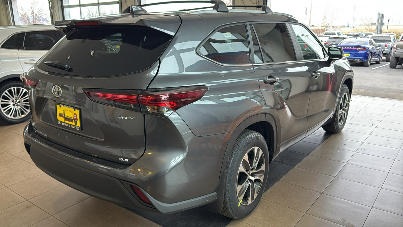 2025 Toyota Highlander Hybrid XLE 4