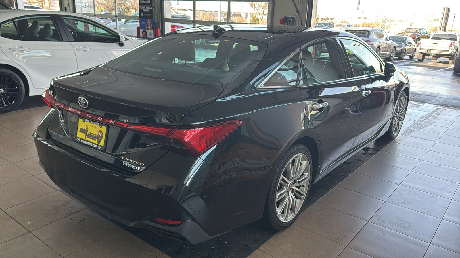 2021 Toyota Avalon Hybrid Limited 4