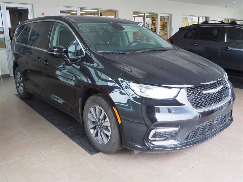 2024 Chrysler Pacifica Hybrid Select 4