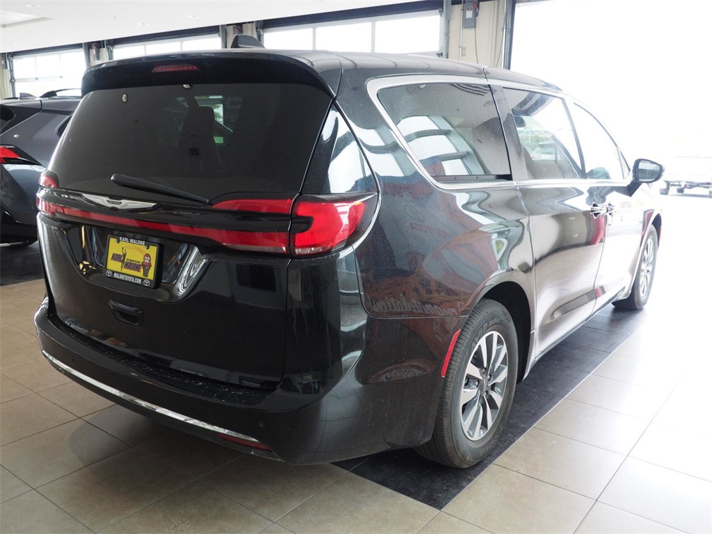 2024 Chrysler Pacifica Hybrid Select 5