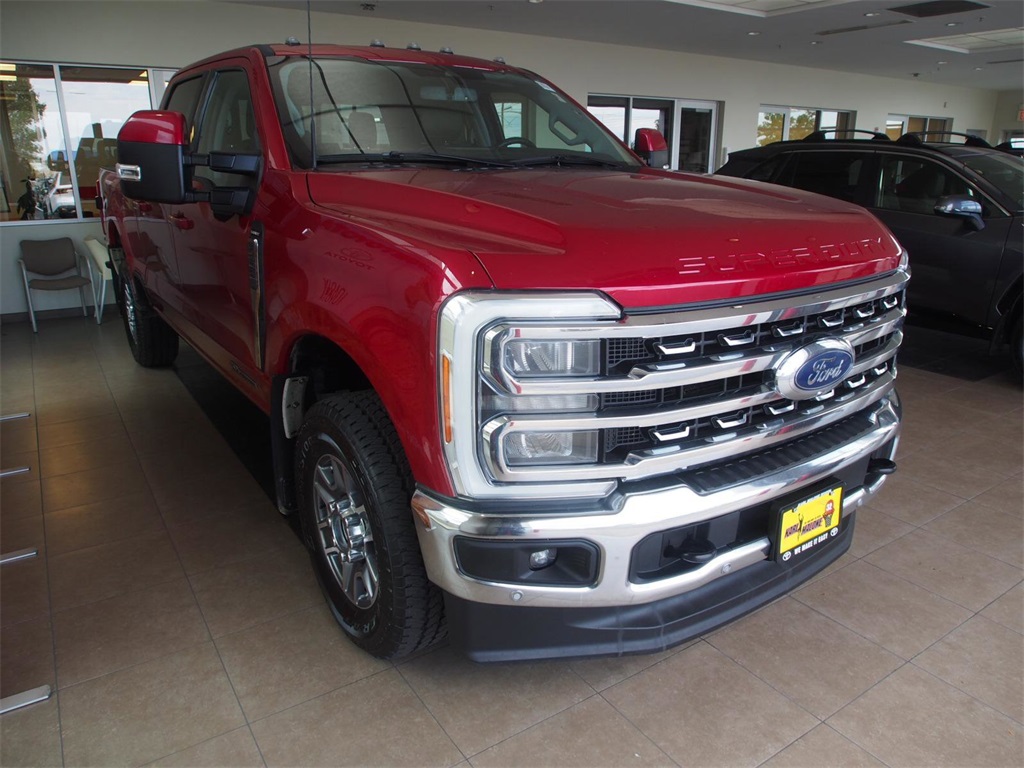 2023 Ford F-250SD Lariat 2